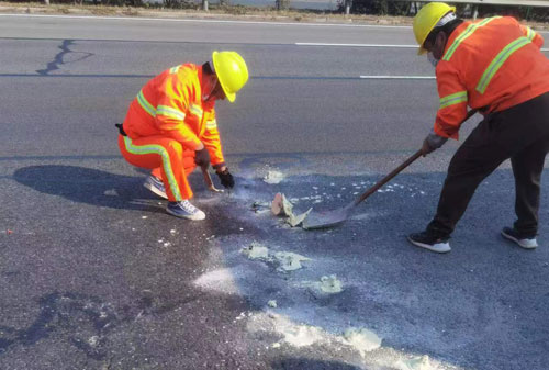 长坡镇公路下沉注浆加固